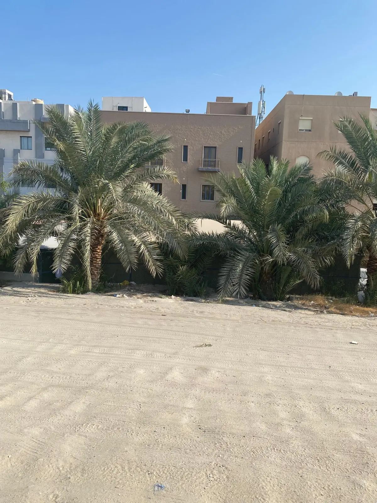 للبيع بيت في العقيلة