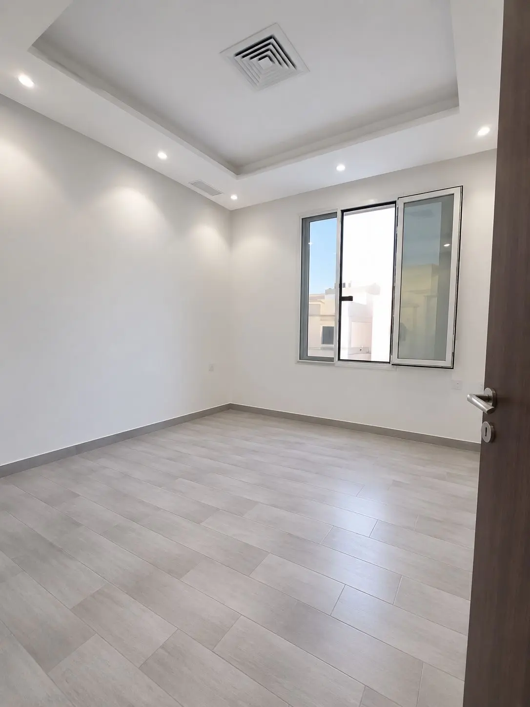 Rent Apartment in Khaitan South New