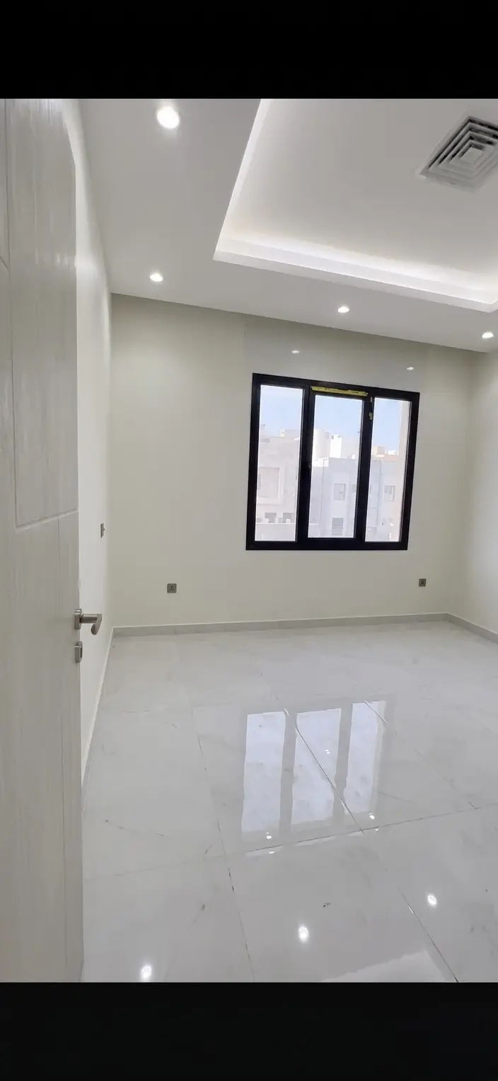 Rent Apartment in Khaitan South New
