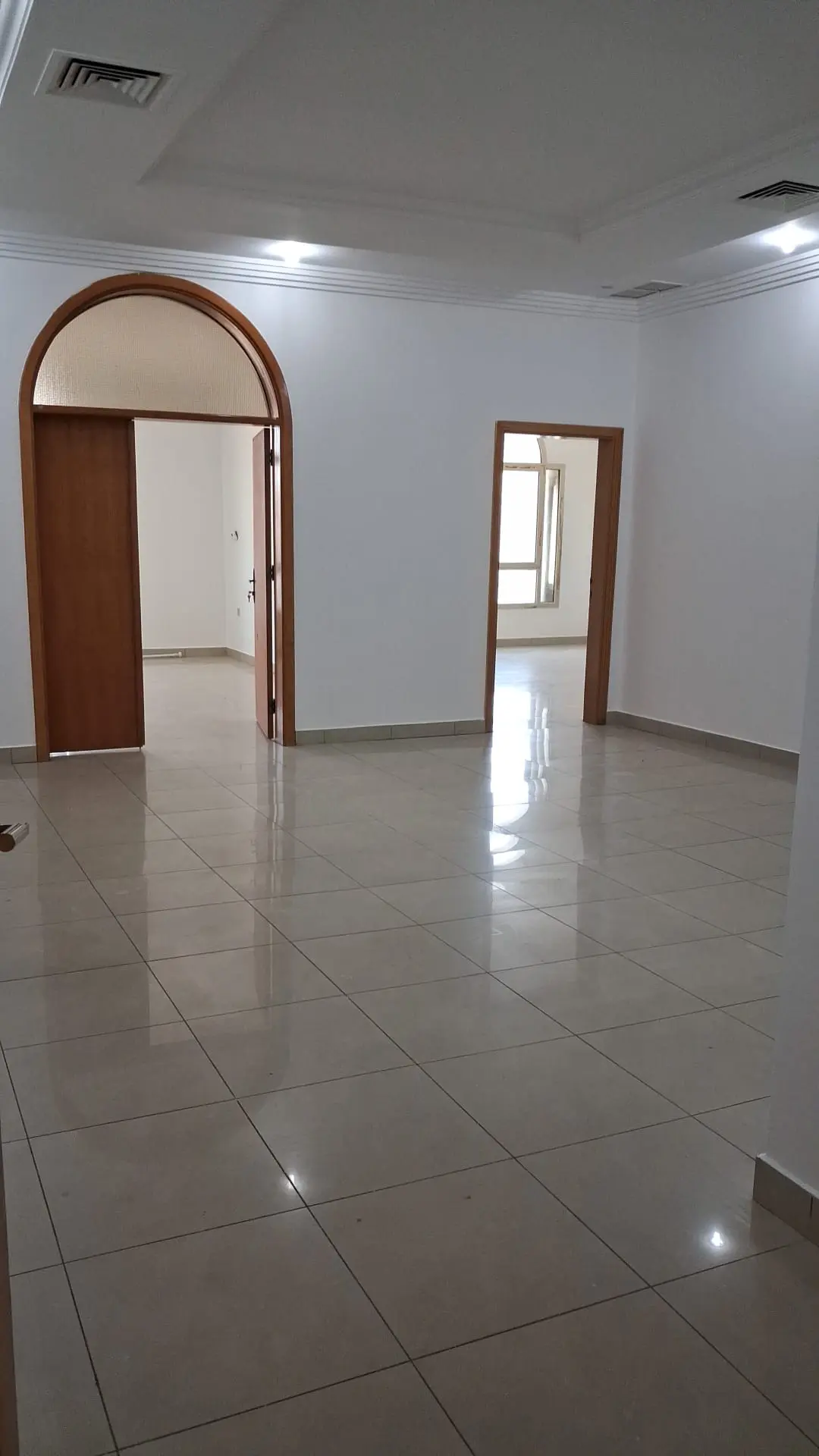 للإيجار شقة في حطين
