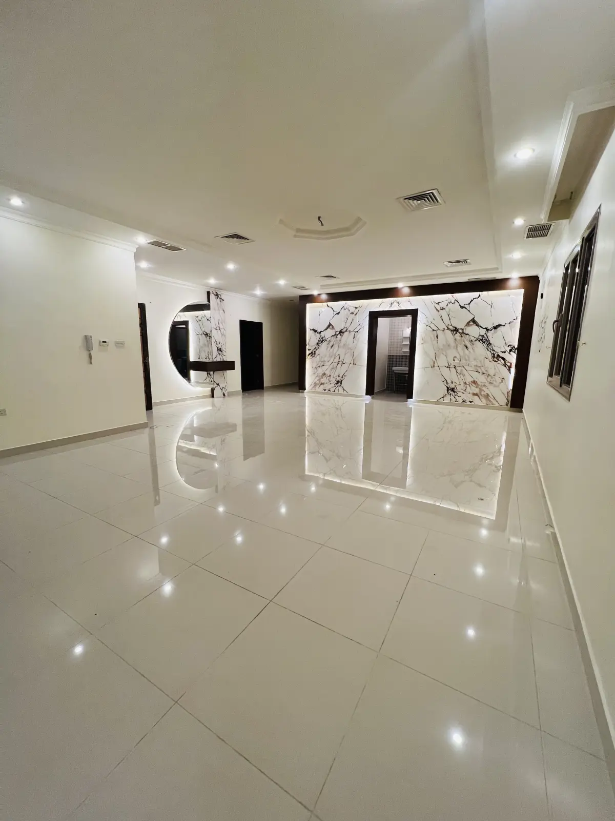 Rent Floor in Abu Fatira