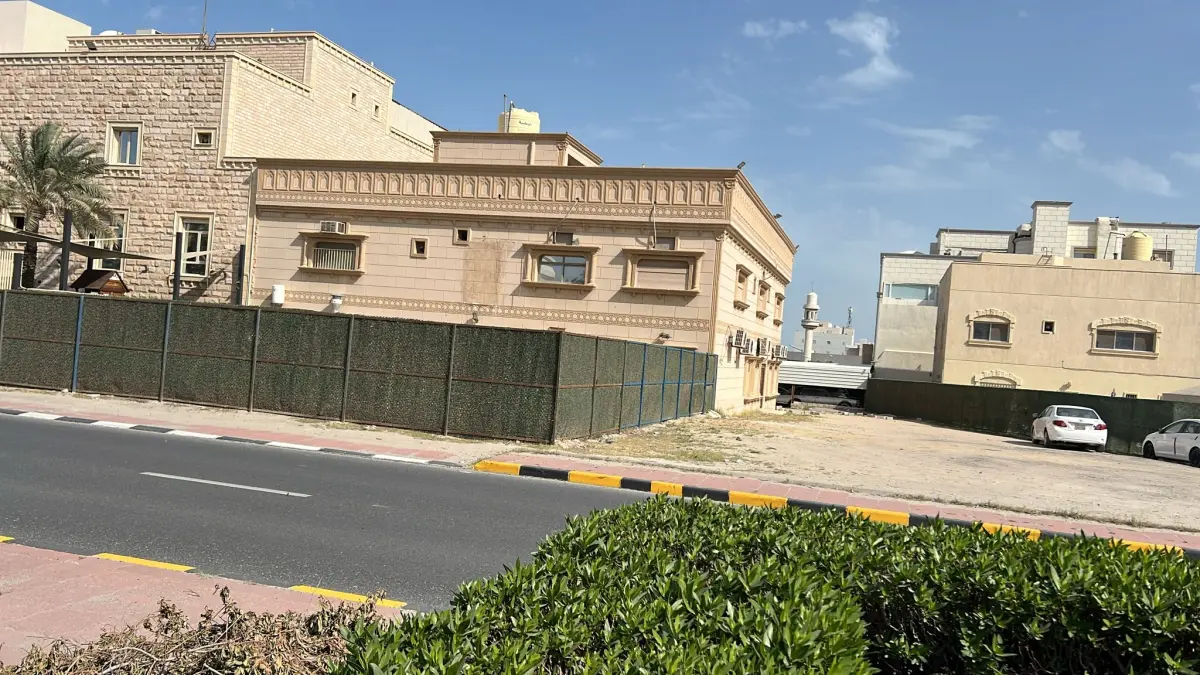 للبيع بيت في العدان