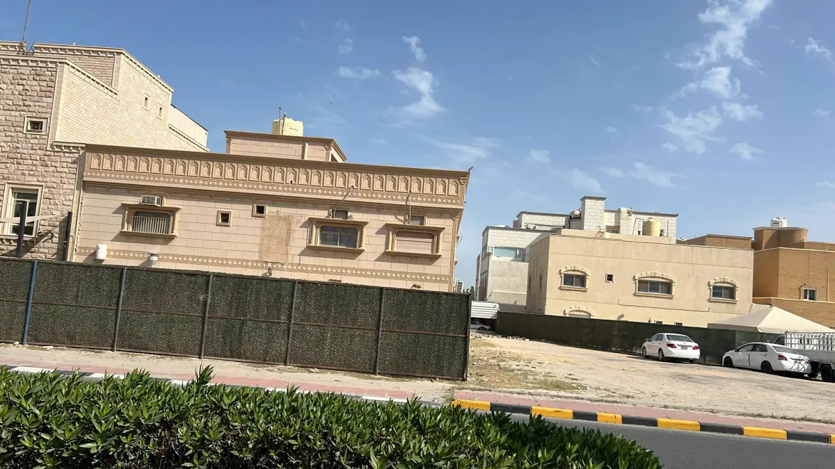 للبيع بيت في العدان
