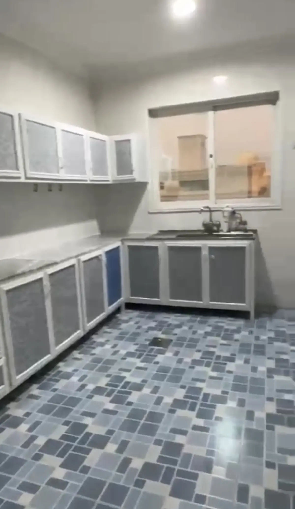 للإيجار شقة في حطين