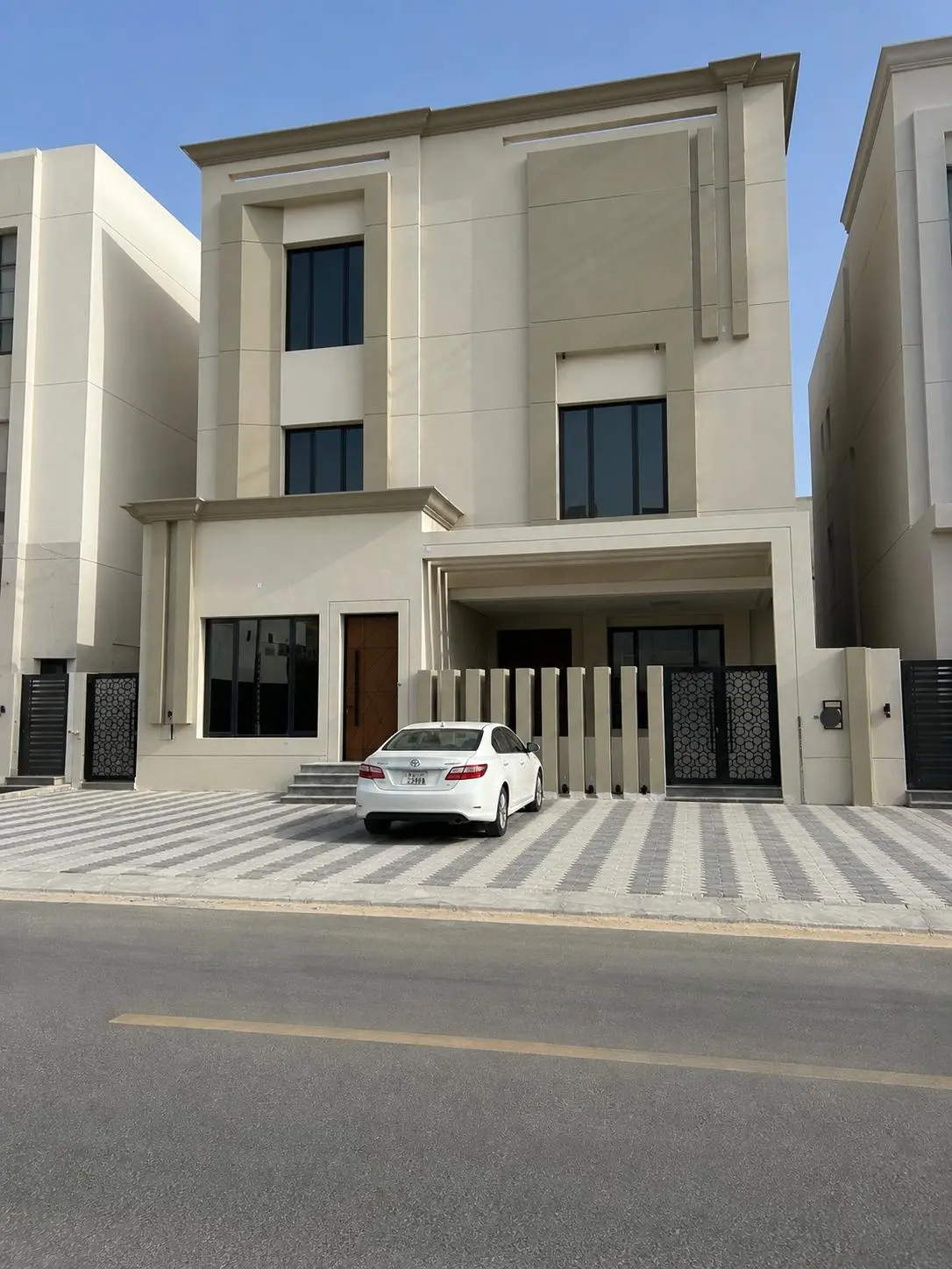 للبيع بيت في المطلاع
