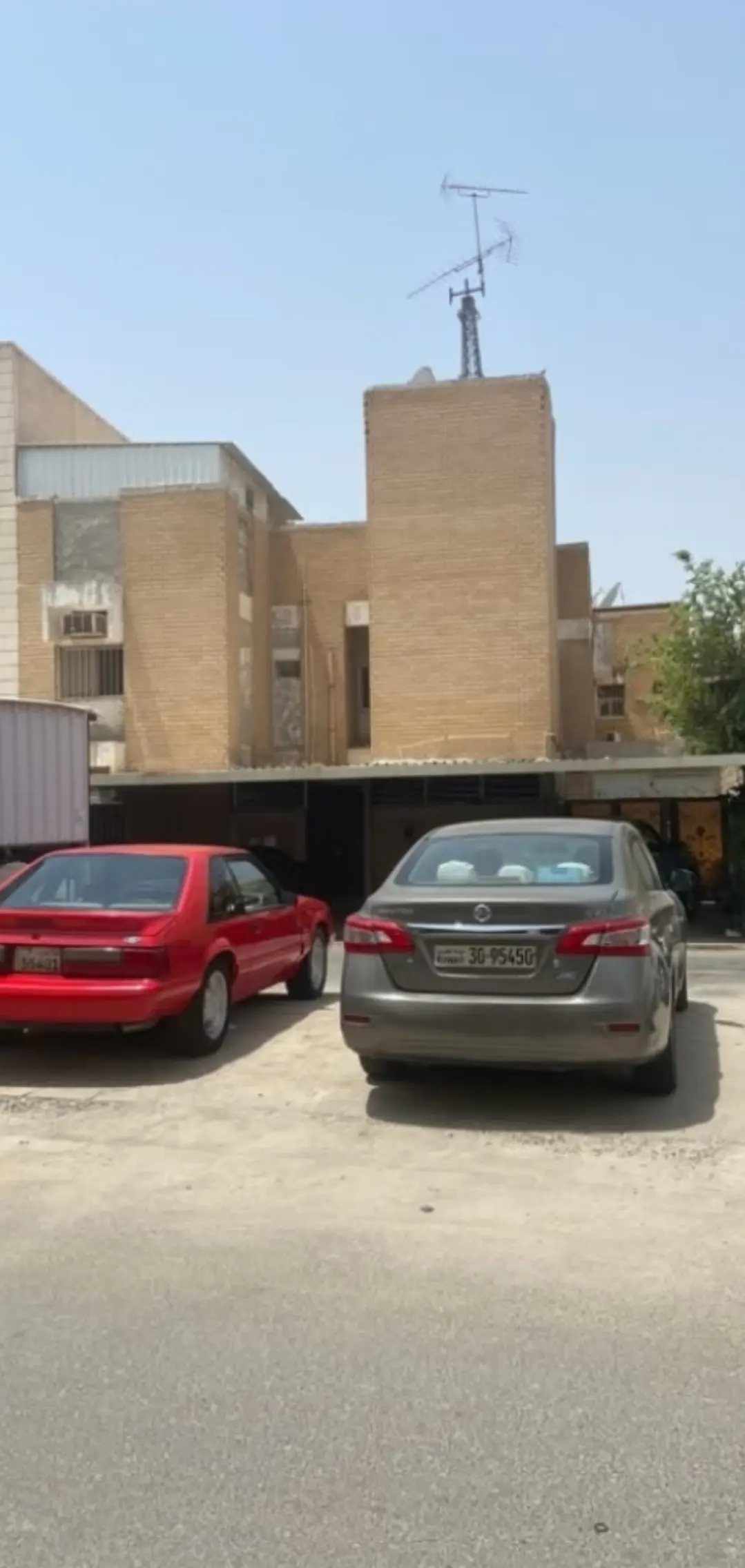 للبيع بيت في صباح السالم