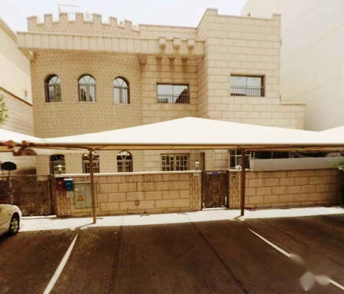 للبيع بيت في عبدالله المبارك - غرب جليب