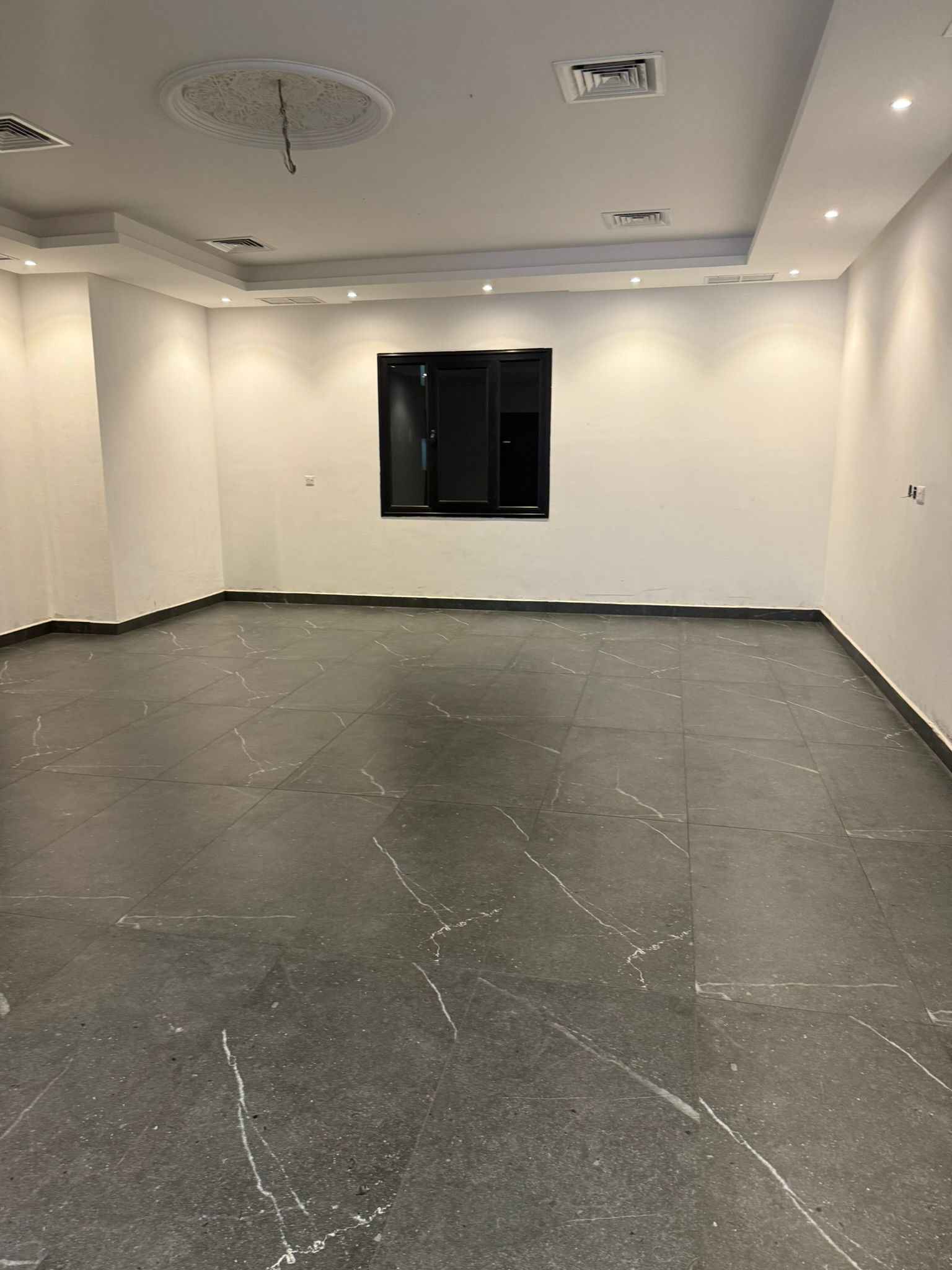 للإيجار بيت في الوفرة السكنية