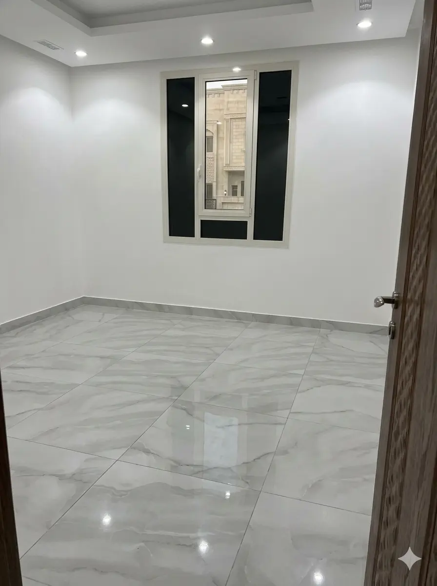 للإيجار شقة في غرب عبدالله المبارك
