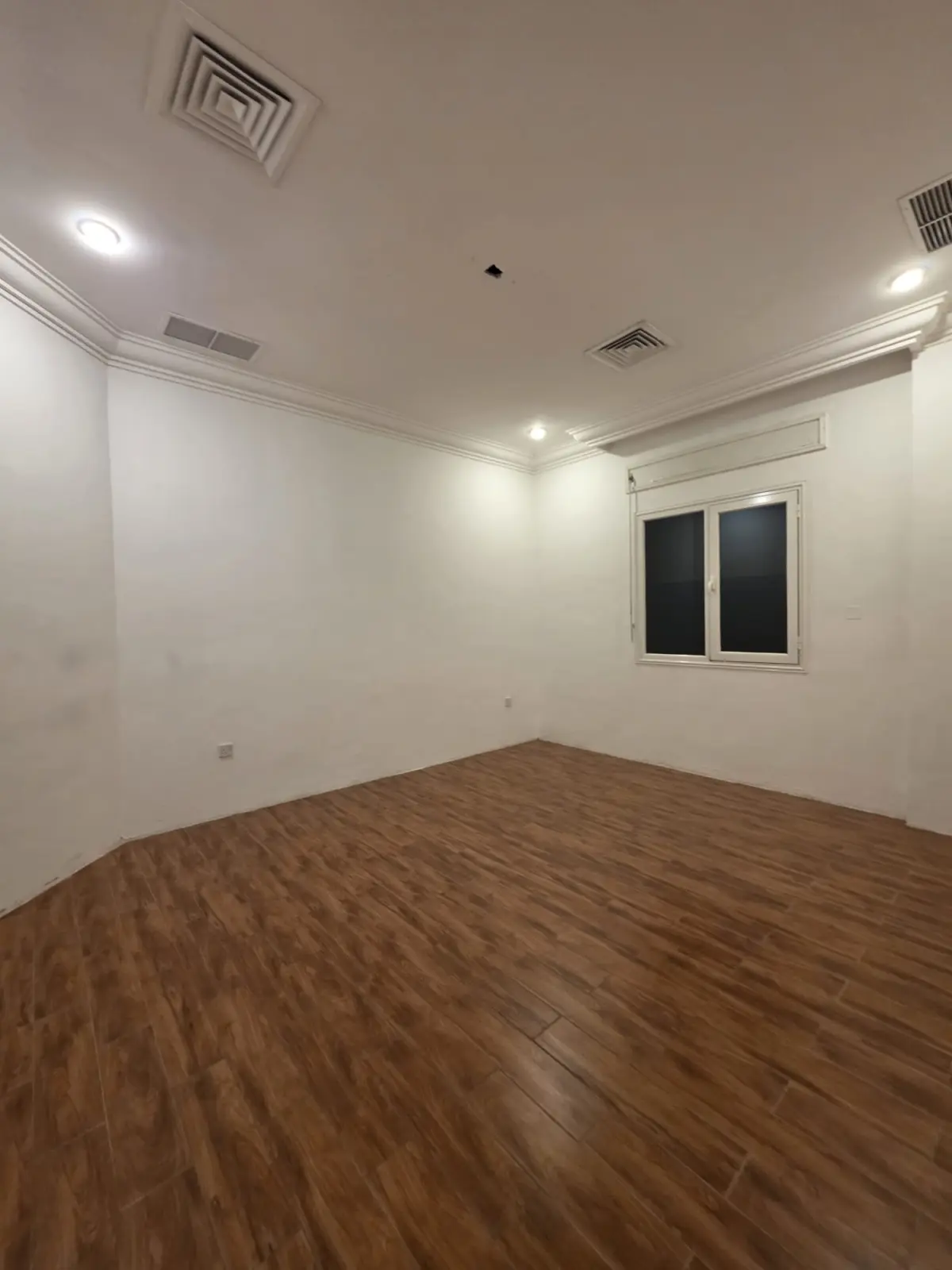 للإيجار دور في الفنيطيس