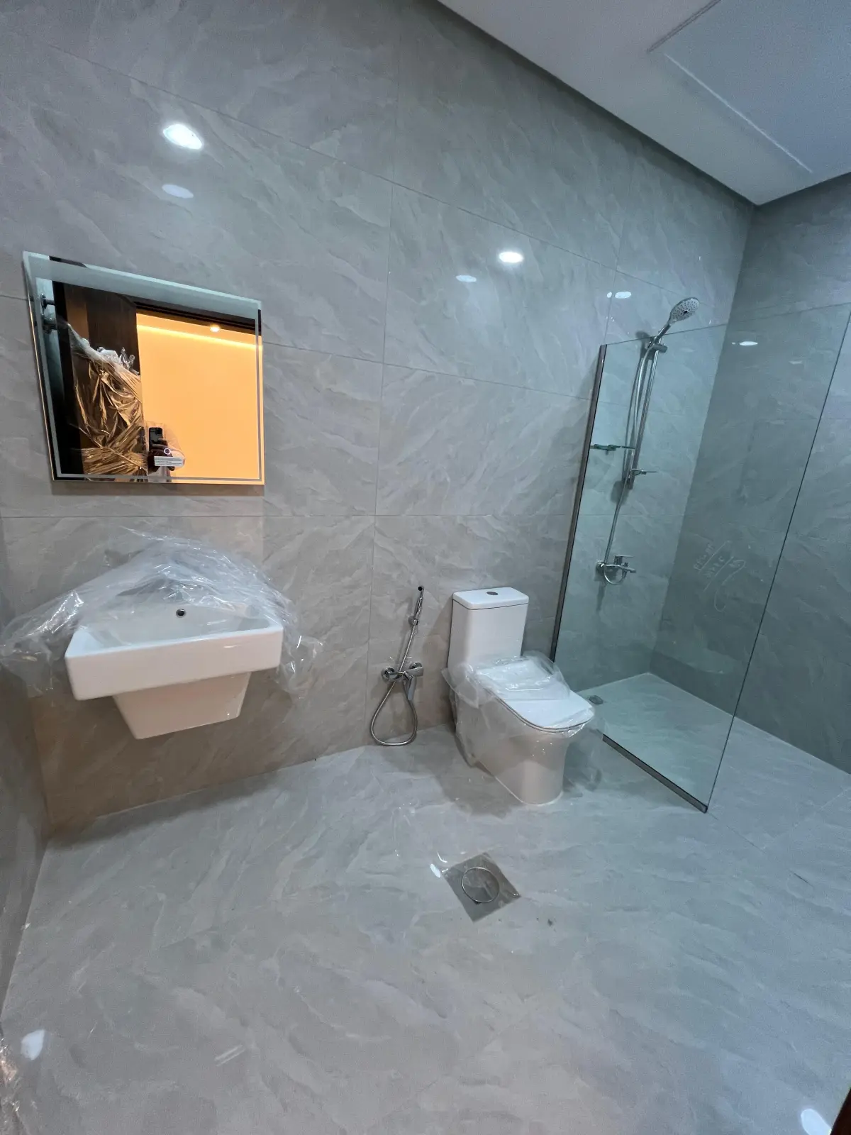 Rent Floor in Zahra