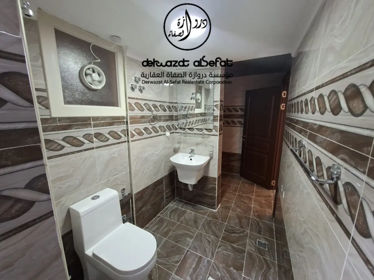 للإيجار دور في مشرف