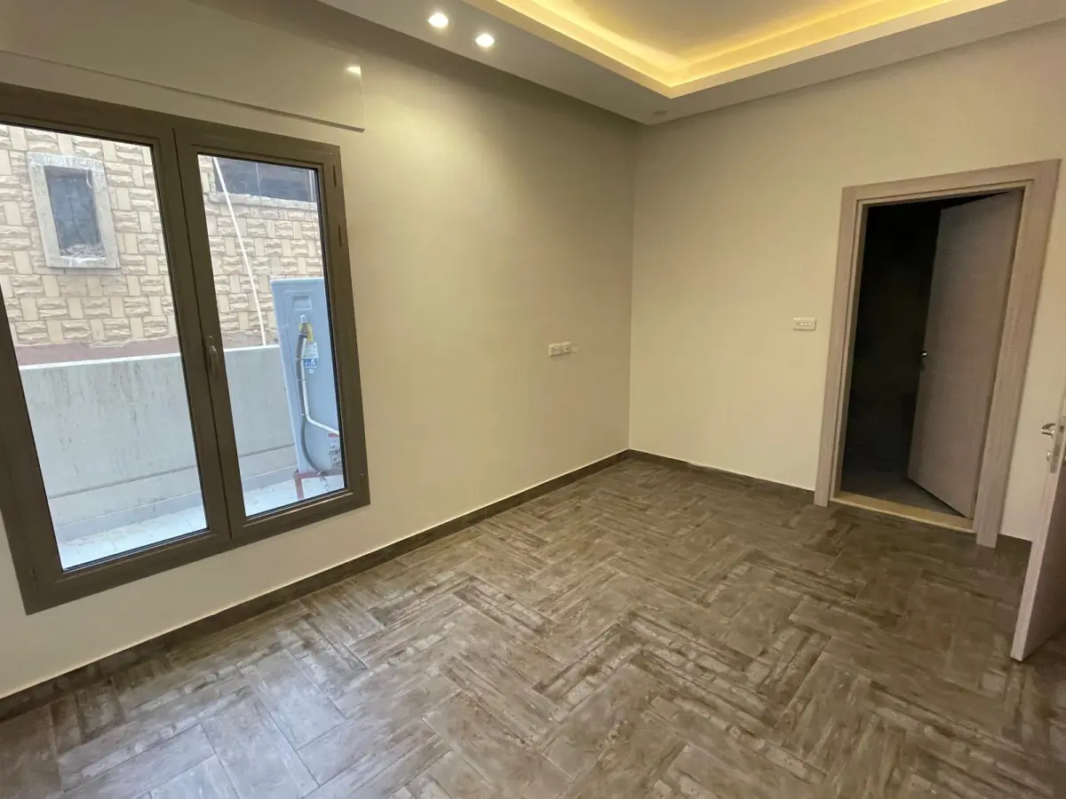 للإيجار دور في الشعب السكني