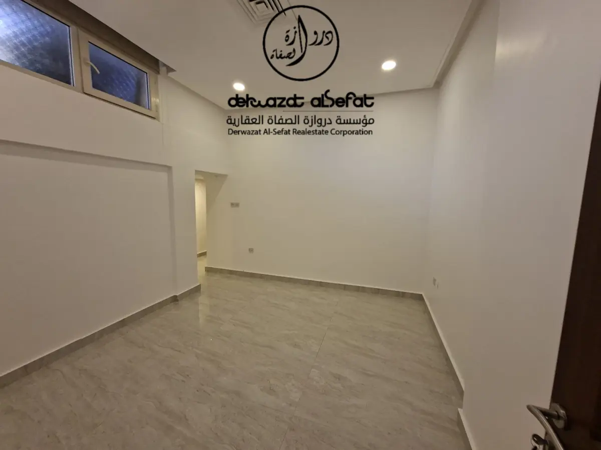 للإيجار دور في مشرف