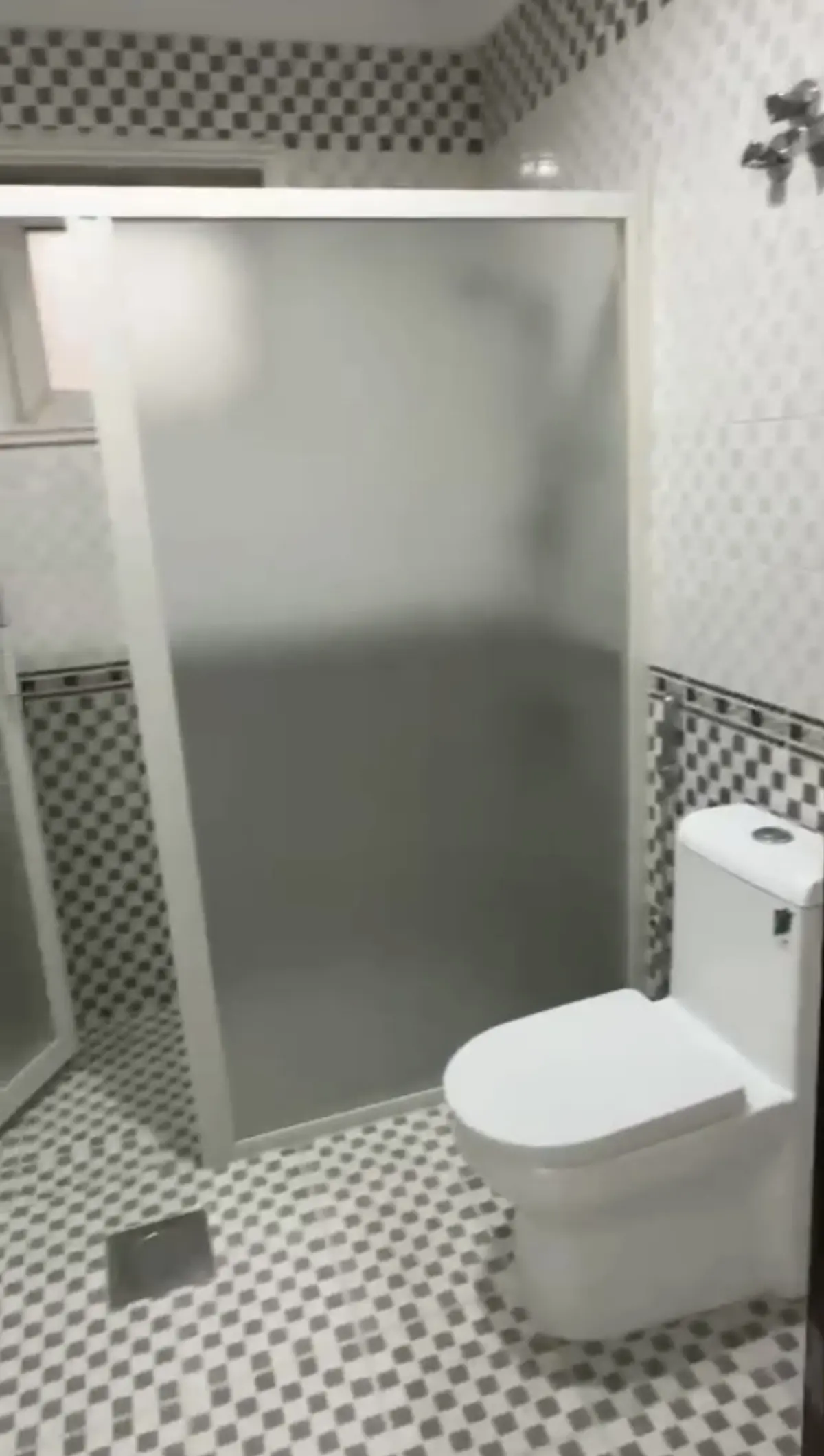 للإيجار شقة في حطين