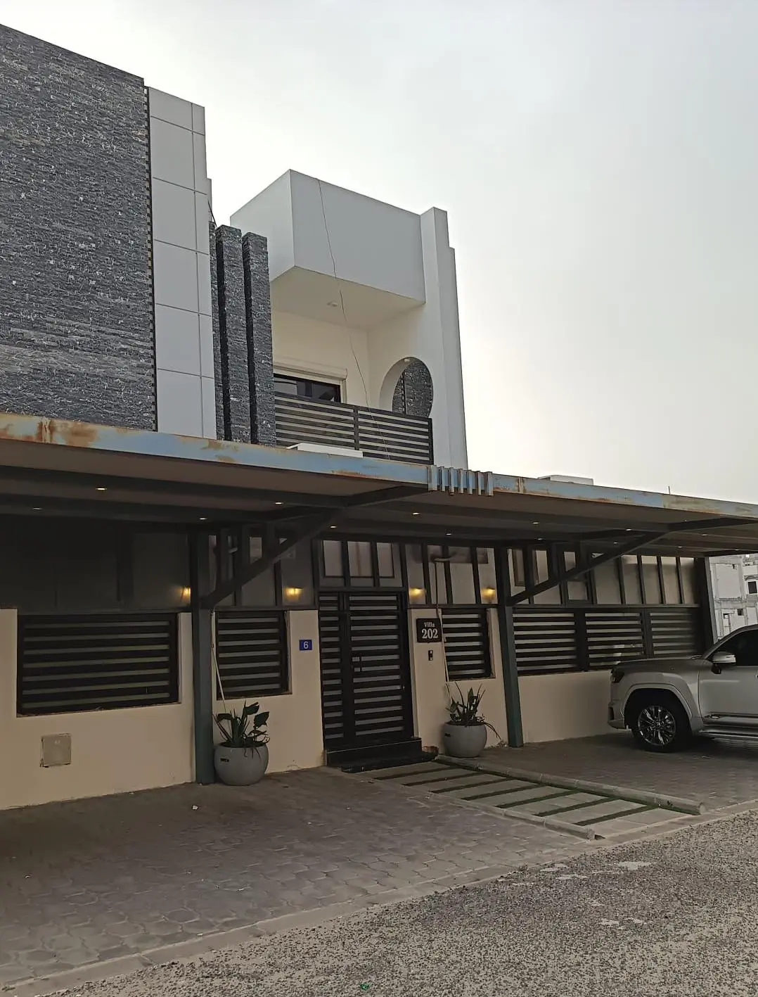Sale House in Khiran Residential - Desert Side