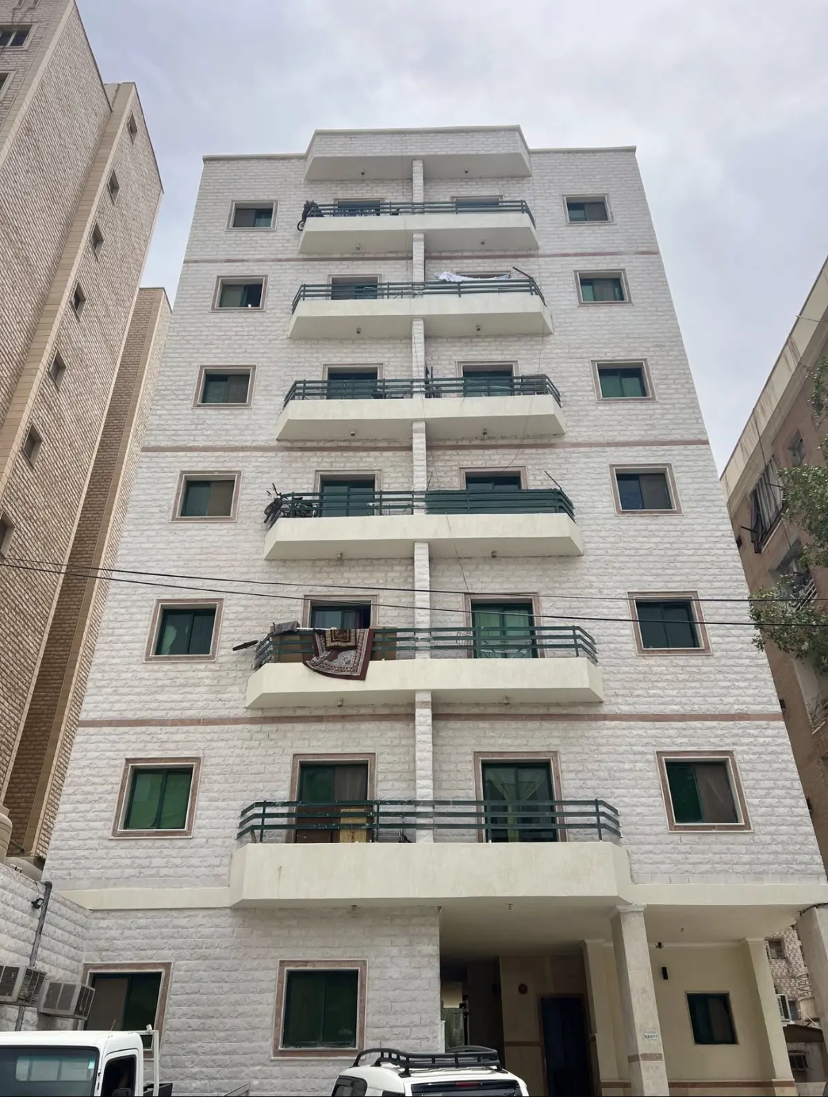 للبيع عمارة في حولي