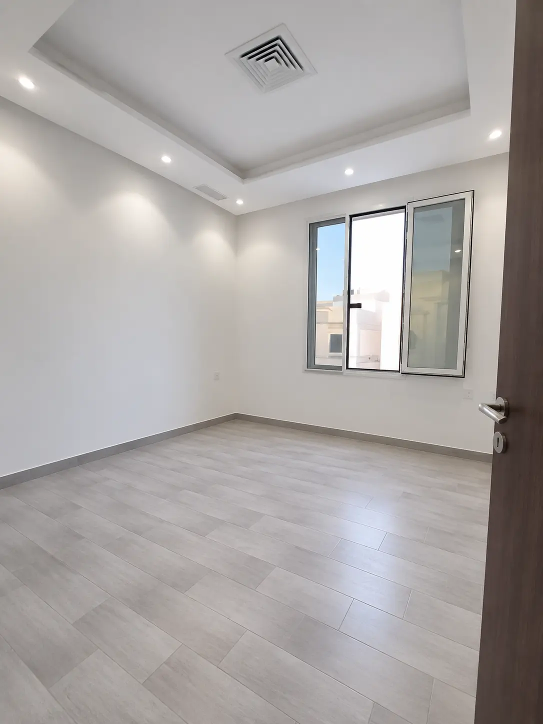 Rent Apartment in Khaitan South New