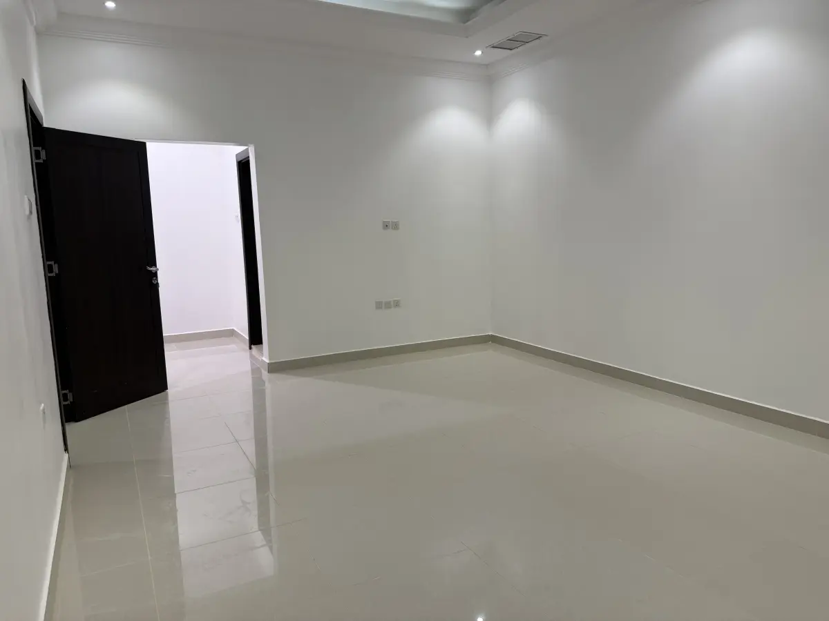 للإيجار شقة في الرميثية