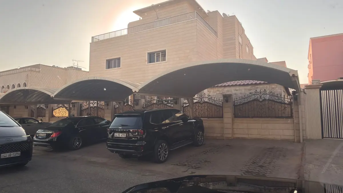 للبيع بيت في المنصورية