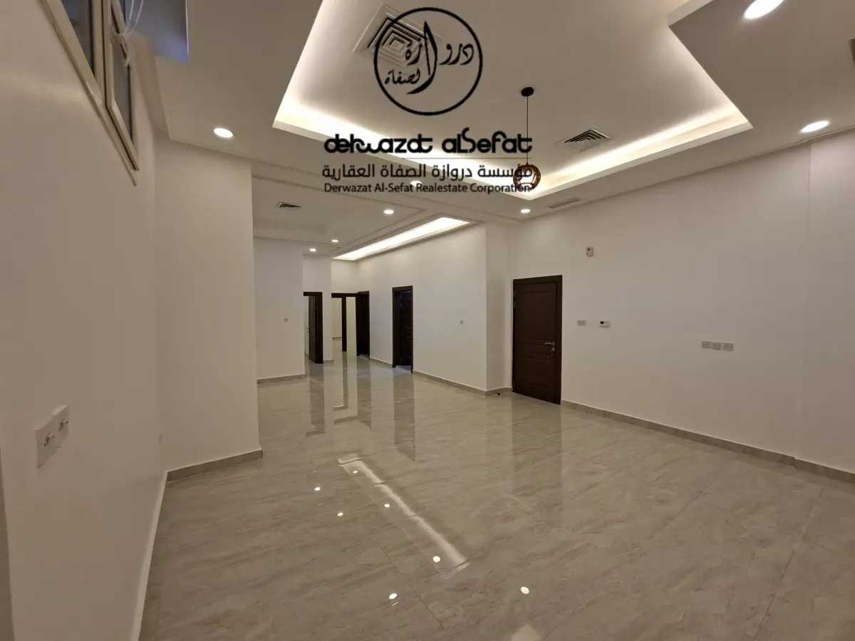 للإيجار دور في مشرف