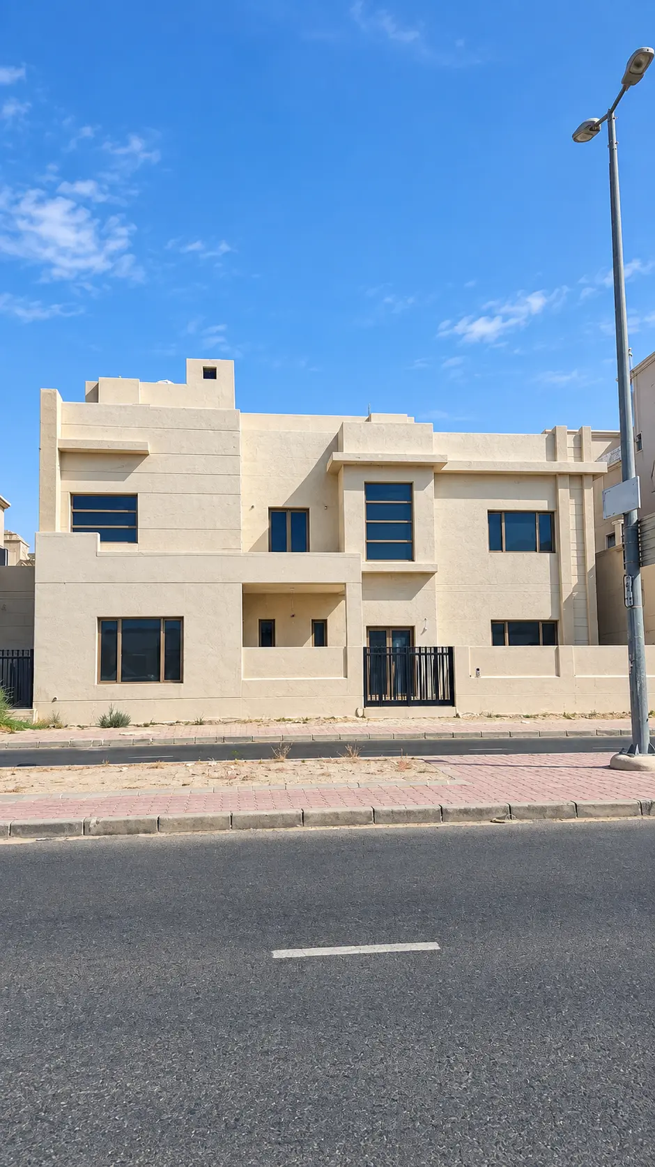 للبيع بيت في صباح الاحمد السكنية