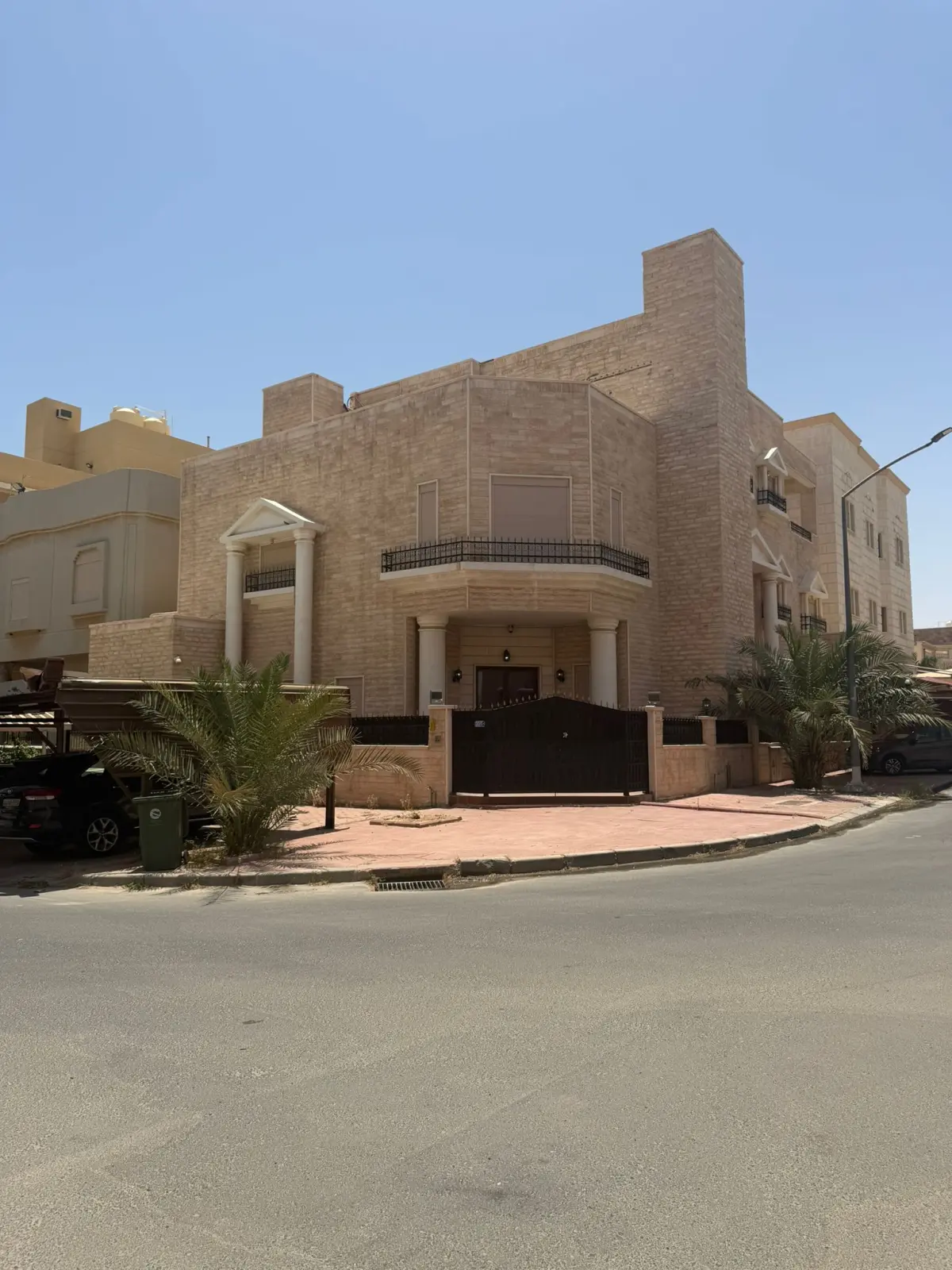 Sale House in Zahra