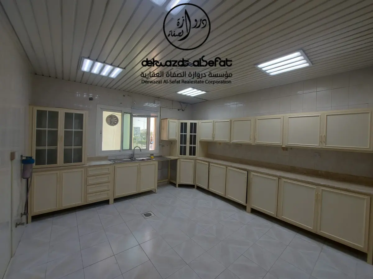 للإيجار شقة في السرة