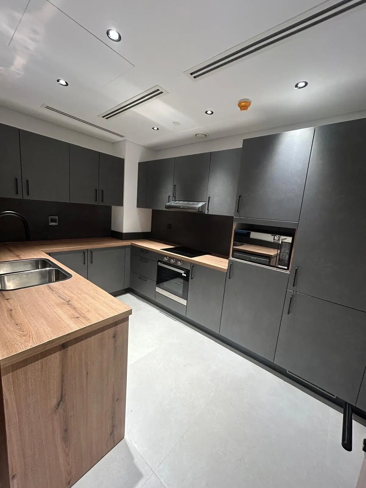 Rent House in Hessah Al Mubarak