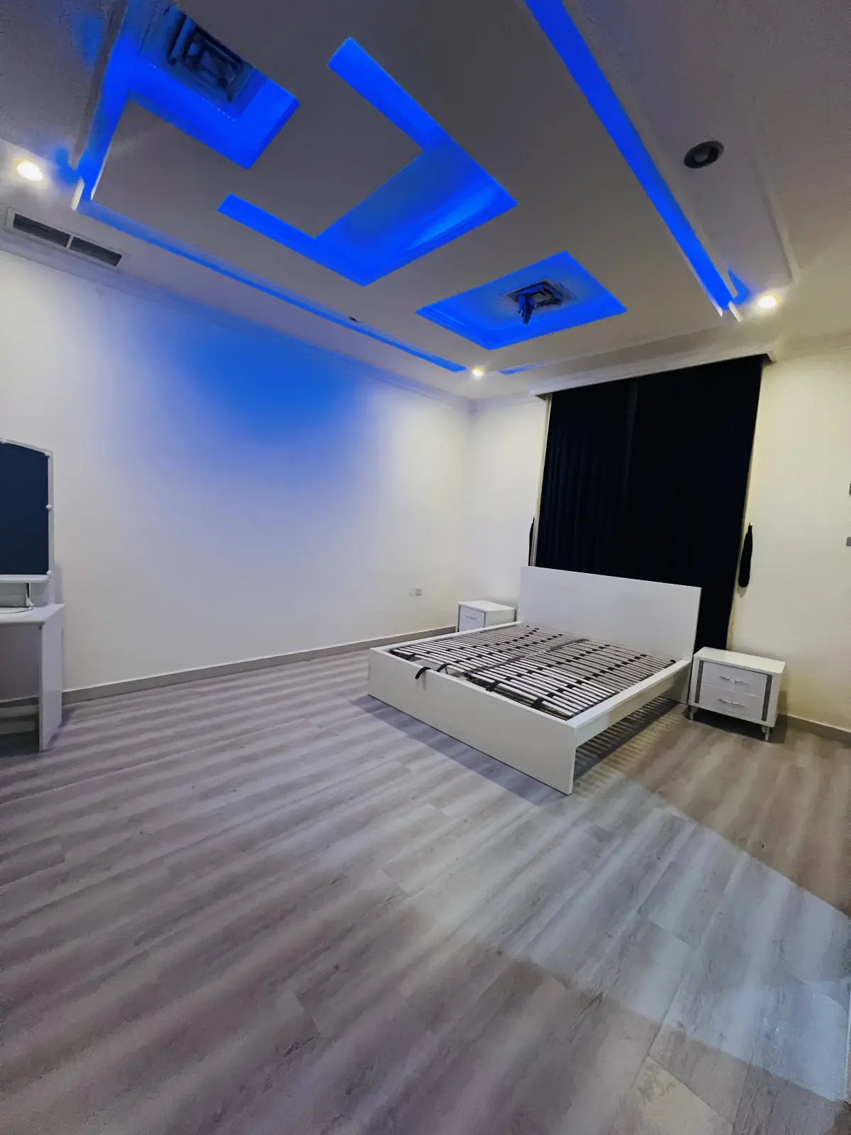 Rent Floor in Abu Fatira