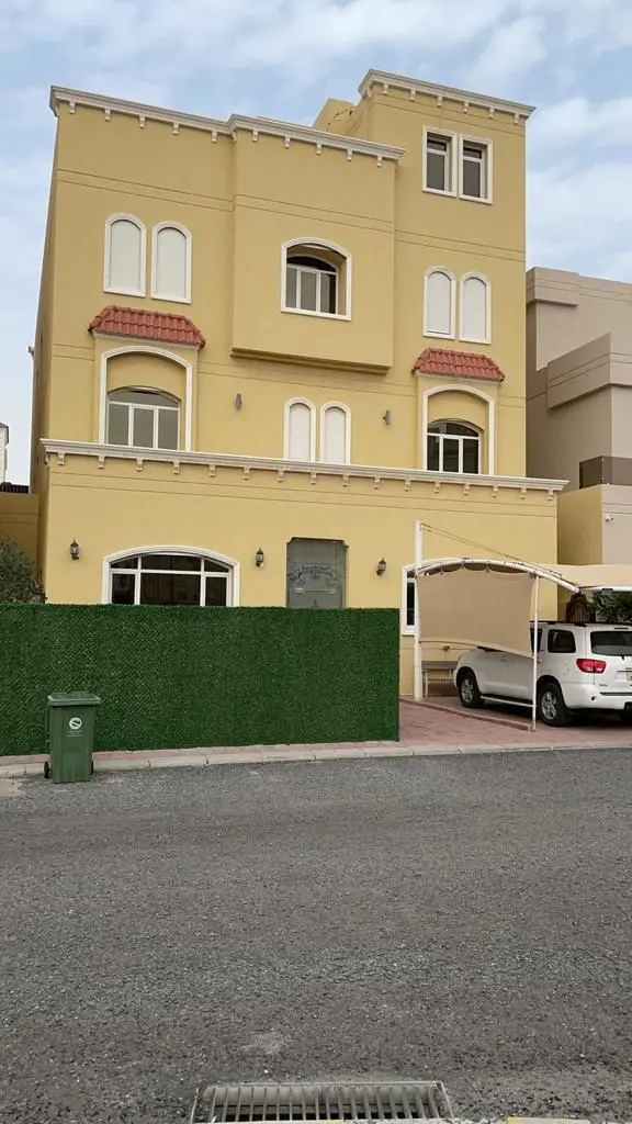 للبيع بيت في جابر الاحمد