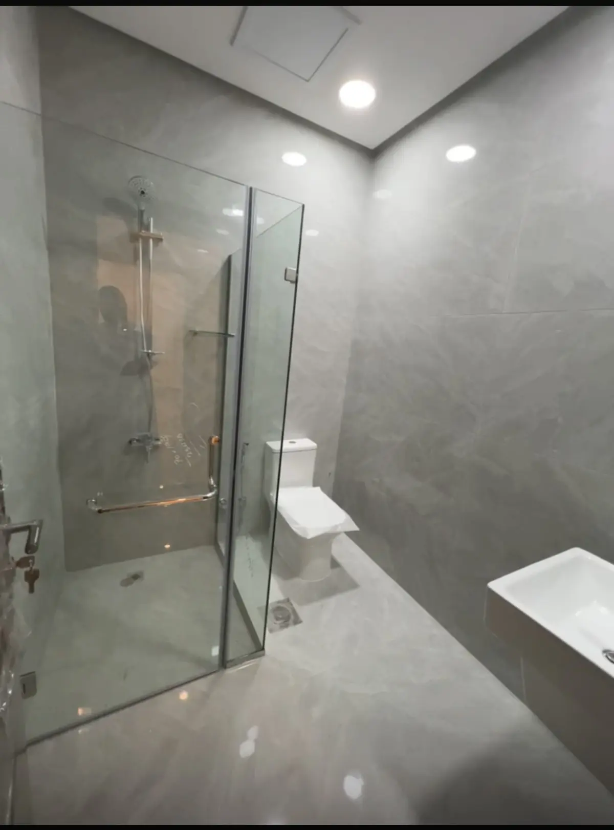 Rent Floor in Zahra