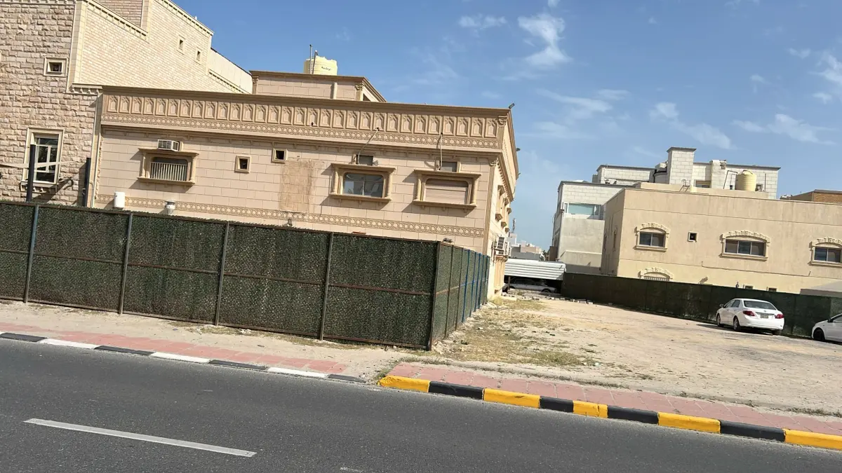للبيع بيت في العدان